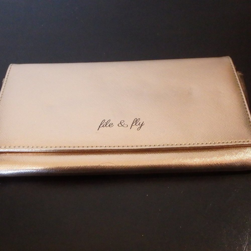 FILE & FLY TRAVEL WALLET ROSE GOLD
